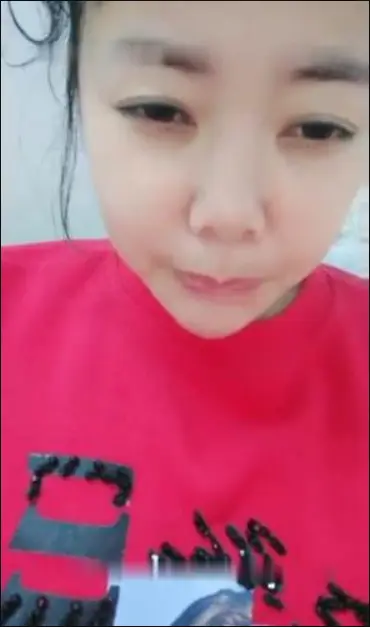 狼虎之年 丰腴少妇背着老公和放假在家的儿偷偷的乱伦 强壮的肉棒才能满足骚痒的逼