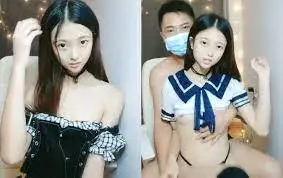 01小柠檬长相清纯甜美妹子自慰啪啪,穿上学生制服丁字裤掰穴特写抽插猛操