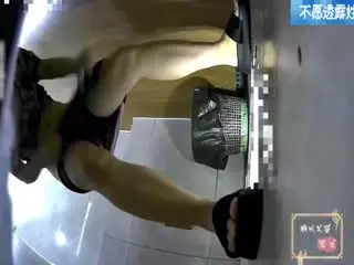 大神尾随偷拍100位美女的穴，学校、KTV、万达、新娘、白领空姐等极品女神