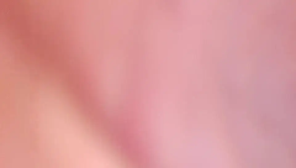 女子SPA《私处保健偷拍》修长美腿少妇被抠出水后给男技师吃屌被大力的草趴了还埋怨床太高了 new