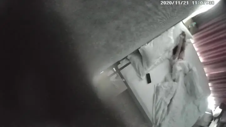 身材很棒的清纯女学生,和学长出来开房 new