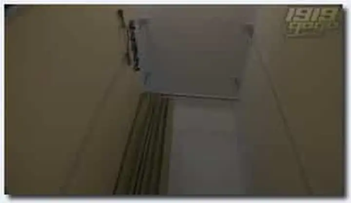 商场比基尼泳装专卖店试衣间多视角高清偸拍丸子头丰满妹试换多套泳衣一对车大灯稀毛一线天馒头逼很顶 new