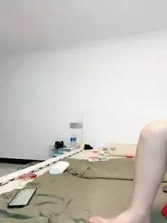 可爱萌小七这小姑娘真骚,全程露脸吃了性药跟两大哥激情啪啪,前面草嘴后面草逼多各种抽插,颜射道具玩逼1