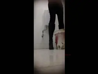 【独家精选】厕所偷拍翻车现场!精选合集!调整音量,小心被女人们的惊叫震耳聋!