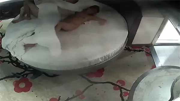 情趣酒店圆床极淫偷拍！人妻骚浪爆操全记录