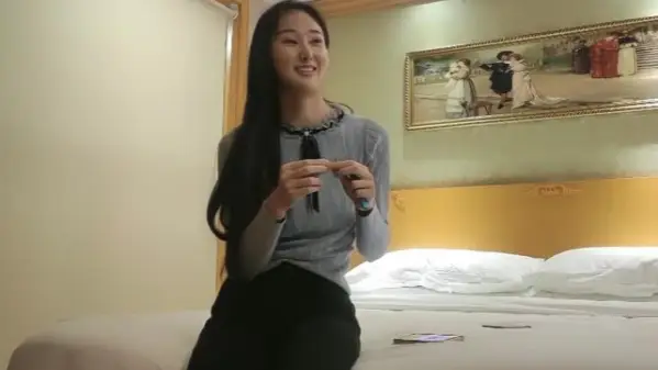 壹屌探花偷拍空姐女神!温柔巨乳内射颜射爆操!