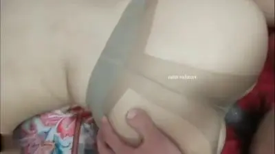 肉丝女郎舔棒吃蛋翘臀诱惑，纤指揉弄无毛嫩穴，肉棒狂插肥美骚洞激情抽插