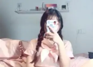 微博爆乳福利姬粉嫩私拍流出！完美露脸自慰秀，粉鲍美乳求亲亲