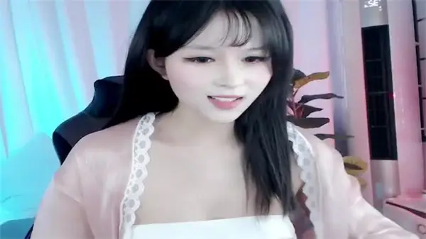 Judy05231 新人女神极品美乳首次调教内射