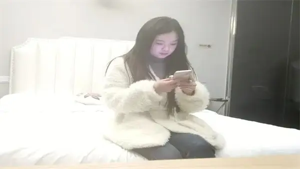 新片速递!极品外围美女蜜桃臀黑森林鲍鱼被干到高潮迭起