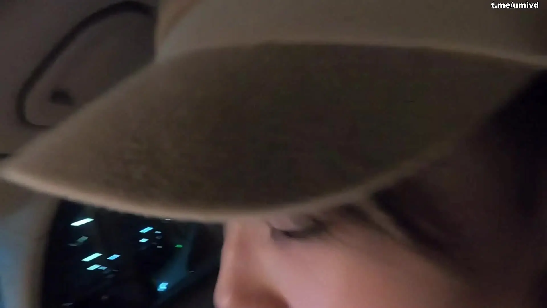 爆乳网红女神麻酥酥哟之灰丝小骚骚的挑逗圆挺爆乳脱掉灰丝挑逗超长美腿