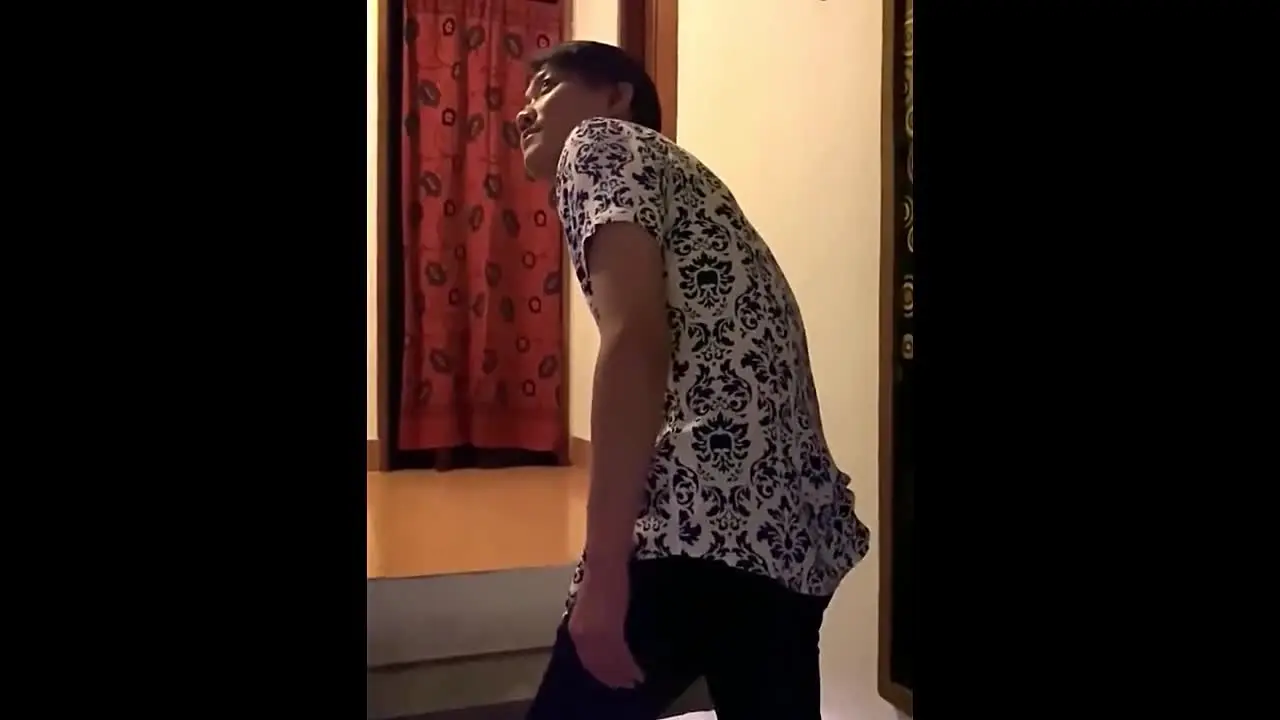 大陸AV剧情:痴汉尾行硬闯公寓強肏翘臀巨乳骚货_