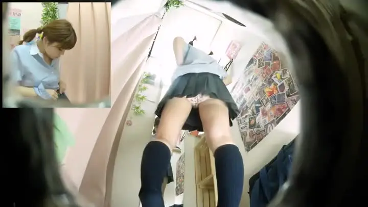 真实内衣店换衣间偷拍 熟女少妇 坦胸露乳~scs 353 new