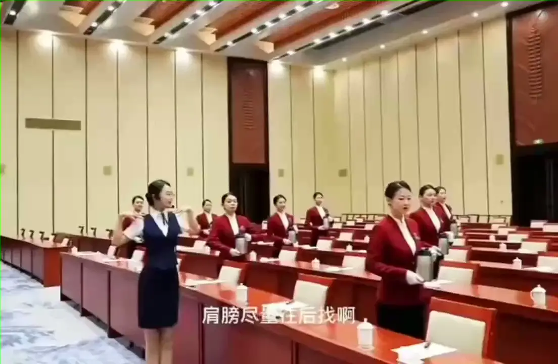 给艺考生们说一下目前就业趋势：表演--密室剧本_NPC；播音--带货主播；声乐--教小孩儿；器乐--教小孩儿；舞蹈--教小孩儿；编导--给上面五个拍抖音。