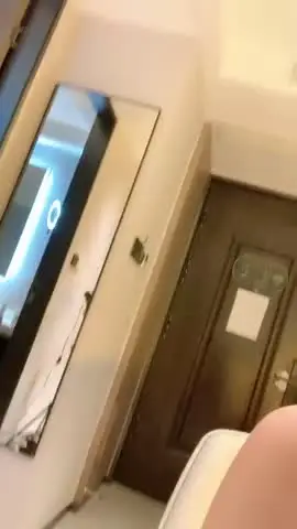 极品网红女神!浴缸湿身极度诱惑!无毛骚穴,洞洞被扣大,从下往上视角特写,揉搓阴蒂 new