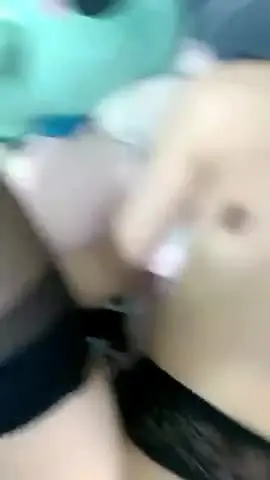 小荷才露尖尖角刚播01年嫩妹,清纯甜美麻花小辫子,吊带黑丝给男友足交,这屁股很是完美,第一视角后入骑乘爆操
