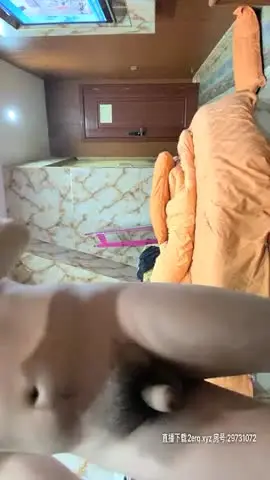 疫情还没解除,武汉奔驰哥就带小女友来酒店开房啪啪,颜值身材气质都是上品,美乳听话温柔乖巧,艳福不浅 new