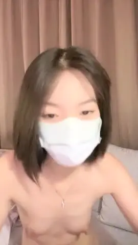 艺校漂亮妹妹!酒店自慰收费房!苗条身材跳蛋震穴,多毛小骚逼,手指洞口磨蹭,插入扣弄好爽