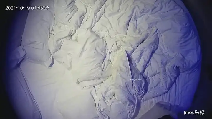 2021-10-18最新流出乐橙酒店摄像头上帝视角近景偷拍晚上打完麻将约炮少妇雀友啪啪啪 new