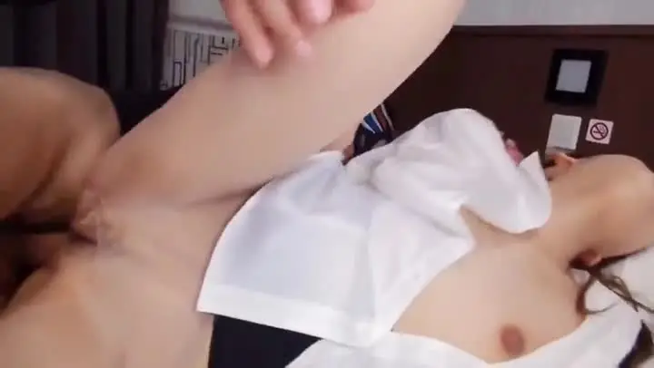 超美超清纯的小姐姐,办公室丝袜制服,在丝袜上破个洞就插粉穴,撸点高啊
