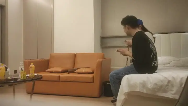 STP25037 20岁，体重108，175CM模特，翘臀美腿身材无敌，仙丹加持后入爆操，两个奶子直晃动STP25037 new