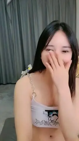 剧情演绎美女找健身教练上门指导勾搭,短裙丁字裤抬腿动作,搞一次我在你那里买课,摸奶口交操的时候软了