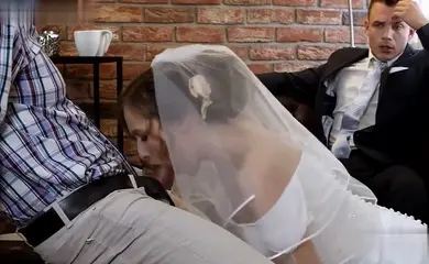 【欧美-剧情之王】为了免费摄影新娘出卖身体于摄影师 操你妈的摄影师 你不带安全套操竟还干那么久