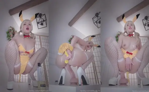Kitty Kum 穿着皮卡丘装变得欲火焚身  Kitty Kum Gets Horny In Her Pikachu Costume