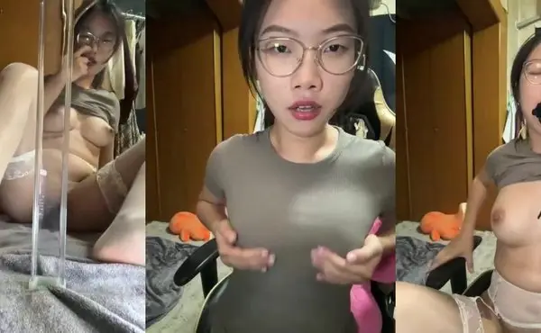 眼镜雾气朦胧,巨乳在衬衫下晃荡,边咬唇忍叫边加速抽插玩具,淫水顺黑丝大腿狂流,高潮时喷射失禁,浪叫崩溃成