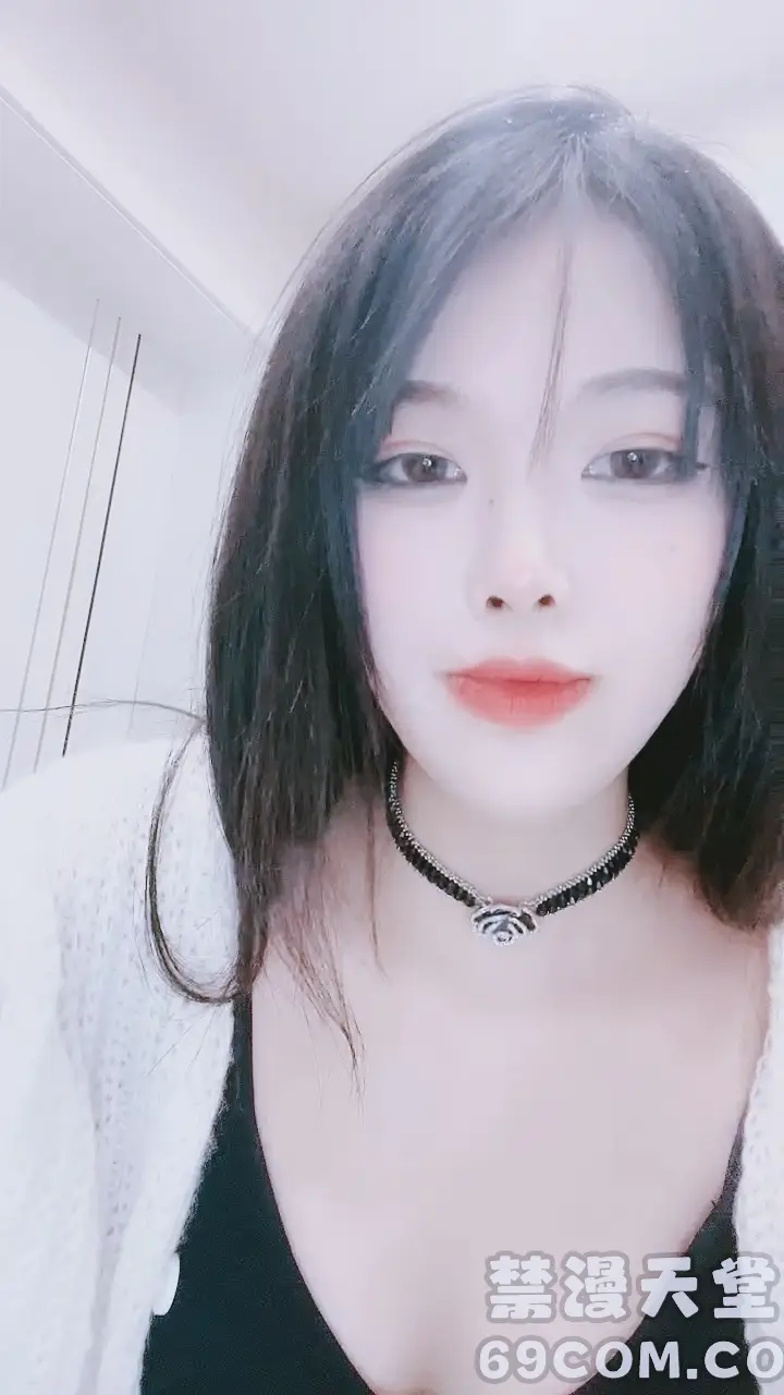 【禁漫直播】女神尤物露脸来袭,火辣激情艳舞,抖奶电臀性感展示,揉奶玩逼特写展示,近距离看逼淫水都发亮精彩不要错过