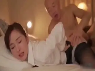 AI换脸明星-杨幂被老头下春药,强行插入!