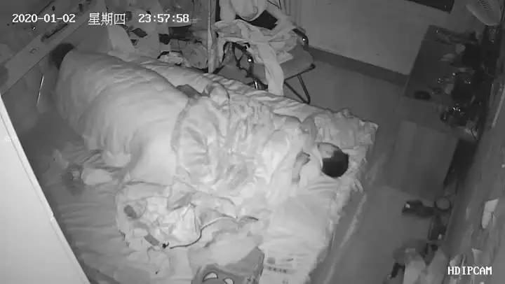 《精装 泄密》摄像头入侵真实偸拍家庭店铺办公室出租房各种真实隐私生活大揭密精华篇这期亮点太多慢慢欣赏吧~65V~2020 01 03 03 28 IMG 5042