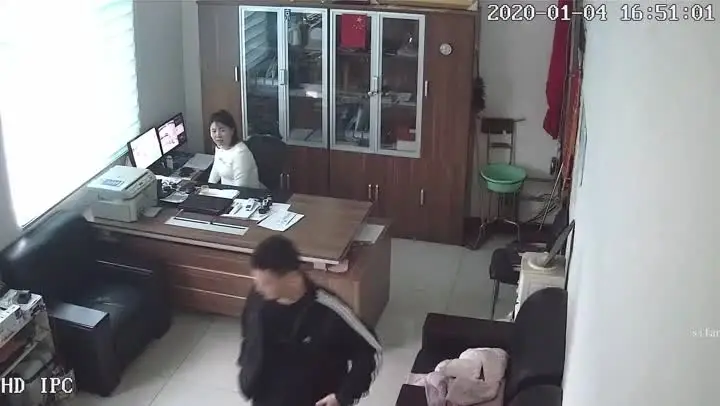 《精装 泄密》摄像头入侵真实偸拍家庭店铺办公室出租房各种真实隐私生活大揭密精华篇这期亮点太多慢慢欣赏吧~65V~2020 01 09 05 59 IMG 5169