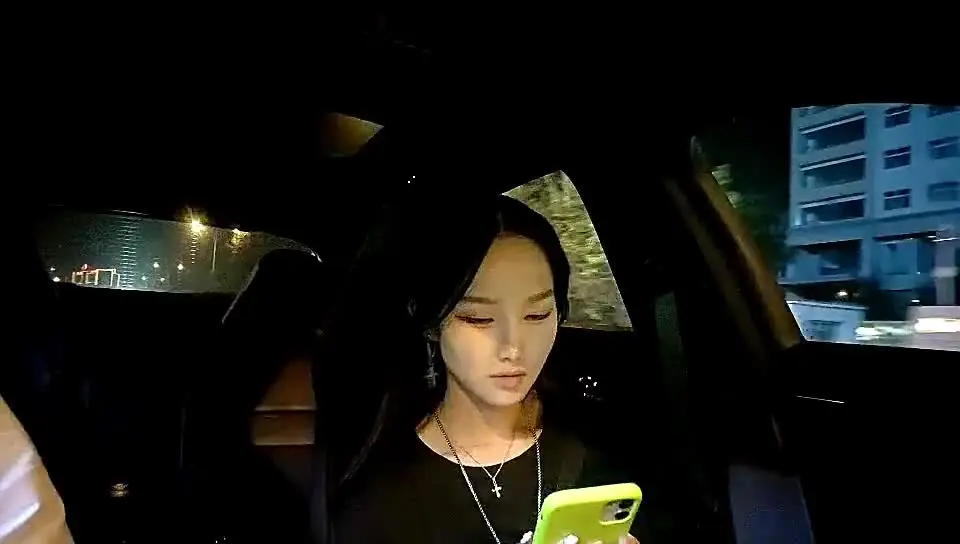 KU【租豪车钓拜金女】,新晋泡良大神,漂亮小姐姐豪车上好开心,酒店开房激情啪啪,小骚货花样多啥都懂