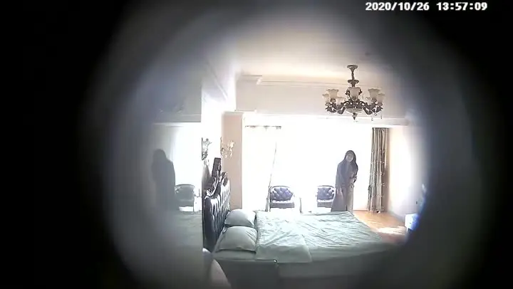 俄罗斯业余跨女同性恋者互相吮吸对方的少女鸡巴A new