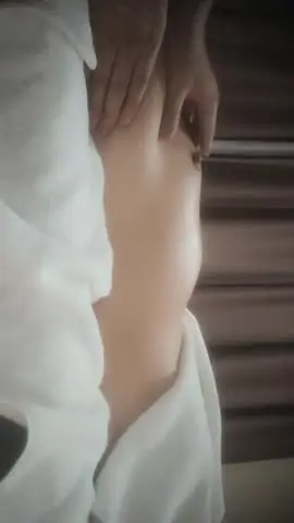 真实客人,拒绝剧情,【推油少年】,30岁小学老师,一番按摩,褪去矜持,这就是找鸭来偷吃的节奏,骚货!!! new