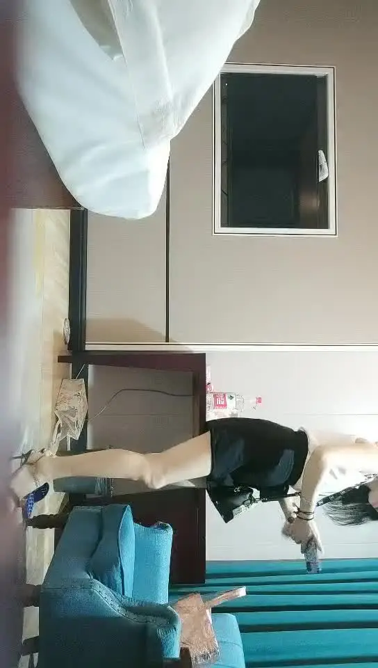 I018009泳池边爆干大男