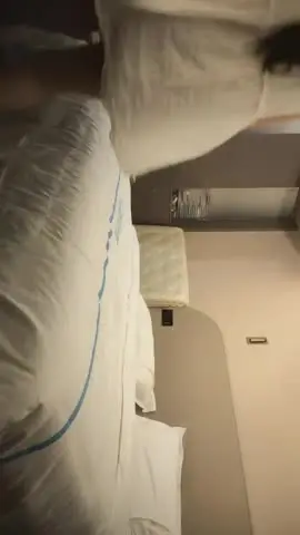 【日久深情】酒店约操肉感美女,女仆装大肥臀,灵活舌头舔屌,怼着骚穴深插 new