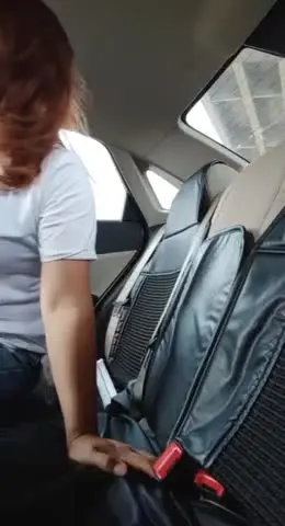 超人哥哥内裤套头跟熟女姐姐在狭小的车内激情大战,口交啪啪持久力很强,各种姿势激情抽插,叫得很骚非常刺激 new