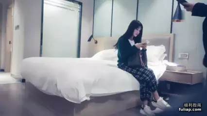 这就是你们舔的女神 酒店援交 被干的死去活来 封面