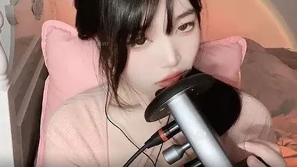 ASMR网红欲萝表情魅惑小嘴舔耳哄你入睡 全集 封面