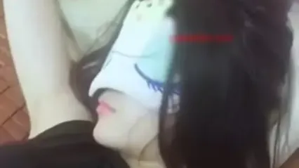 火爆网红鹿少女剧情演绎打工妹午休被小偷潜入没有财被胶布封口绑手劫色爽到叫哥哥 封面