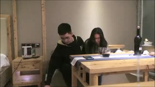 带学妹品红酒，灌醉后强行打炮！刚开始还不愿意，被继续灌酒！ 封面