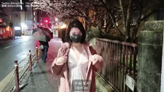房东的玩物 2反差眼镜娘网红女神『奶咪』剧情系列，劲爆完美身材波涛胸涌 超嫩小穴 顶宫灌精 封面