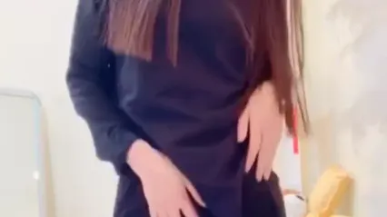 骚气富有的单亲妈妈，自拍小视频发给哥哥看，人美嘴甜，下面鲜甜！ 封面