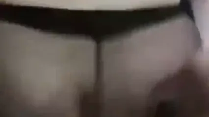 穿情趣丝袜美少妇挑战二年轻小伙 封面