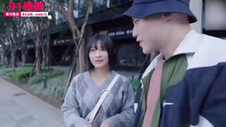 约了水嫩嫩美女，淫色湿湿的油亮润滑大战，91视频外约带你体验极致诱惑！