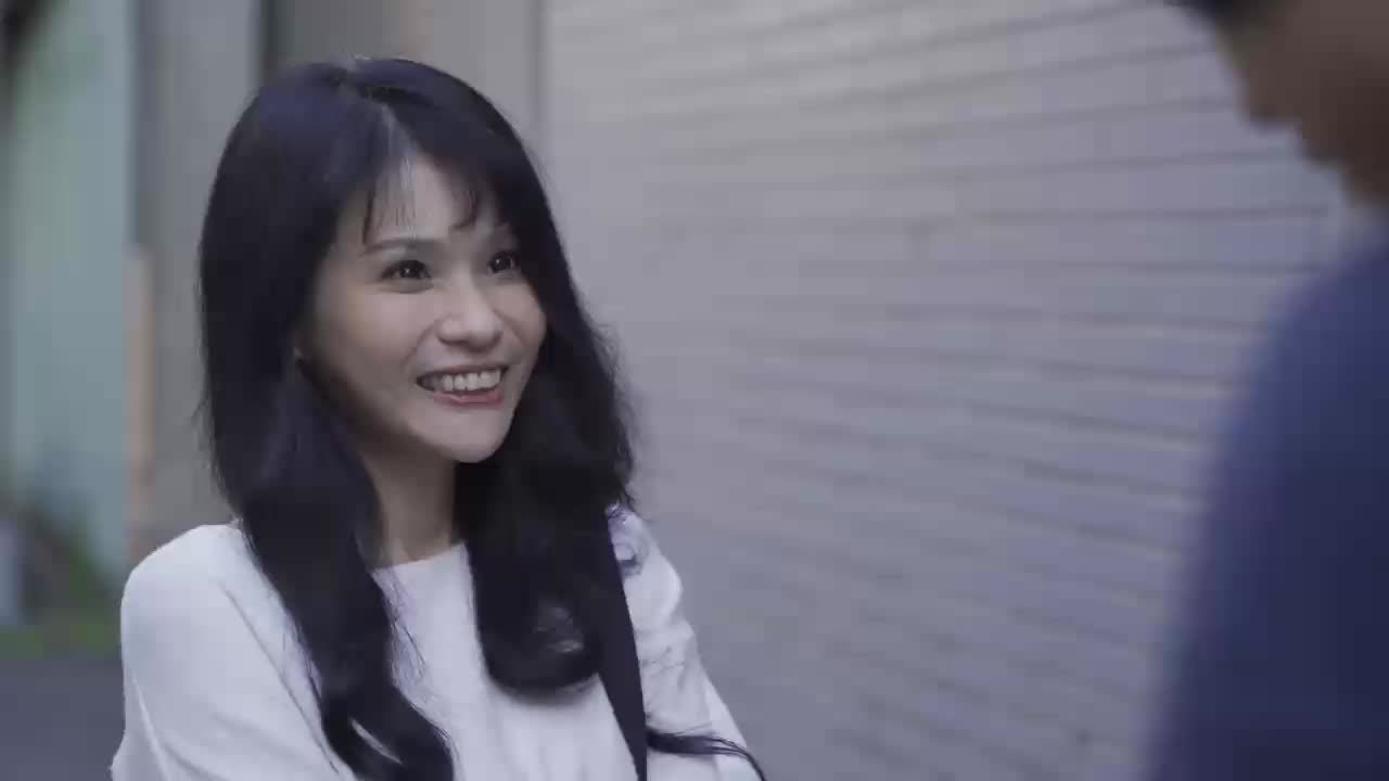 麻豆传媒原创国产 淫荡人妻的愉情捉迷藏 性感人妻的激情之夜