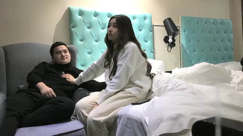 极品探花私会甜美少女 偷拍白嫩屁股后入抽插