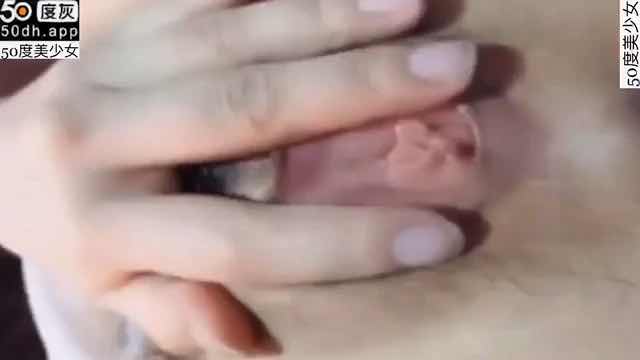 清纯校花私房自慰，可爱美少女掰逼高潮